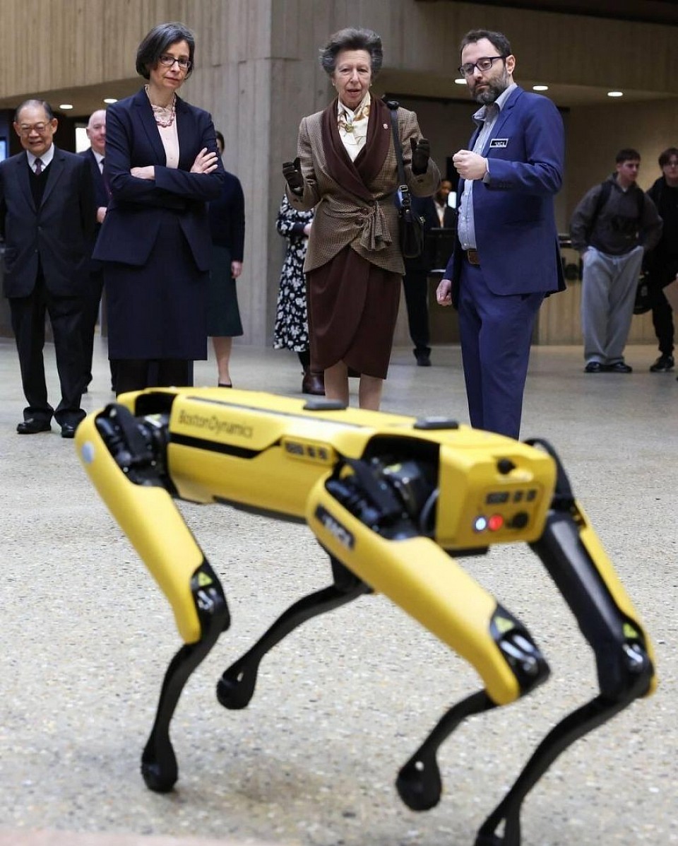 urgent🔴 :Princess Anne during a visit to the UCL East campus,today!