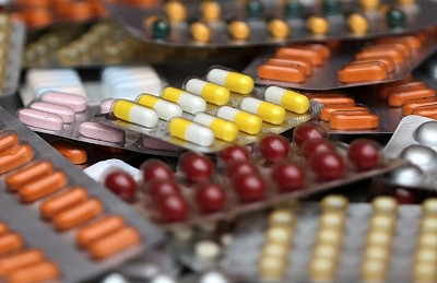 Opioids are a group of chemical compounds with analgesic effects, used in medicine to treat severe or chronic pain. These substances are extracted from opium or manufactured synthetically, such as morphine and codeine.