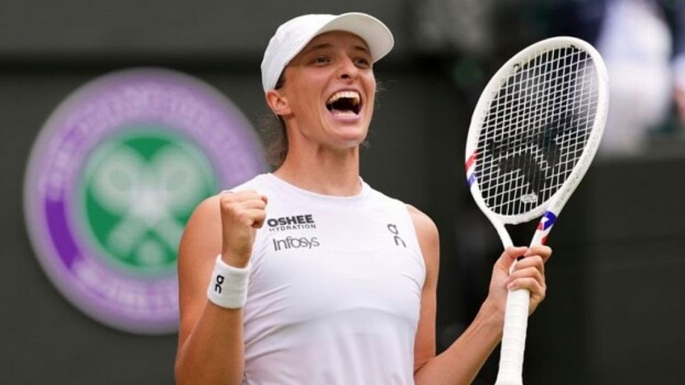 BREAKING: Iga Swiatek wins her first Wimbledon title, defeating American Amanda Anisimova →