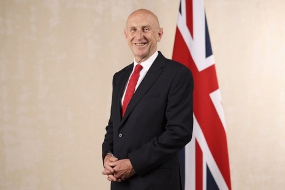 UK Defence Secretary John Healey stated that the United Kingdom is “ready to fight” alongside allies such as Australia should conflict arise in the Taiwan Strait. He emphasized that this readiness is intended as a deterrent, not a prediction of war, and that the UK strongly prefers peaceful and diplomatic resolutions .