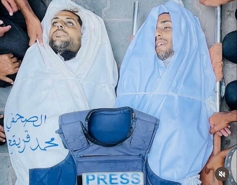 🟥The martyr journalists who were assassinated by the Israeli army in Al-Shifa Hospital, Anas Al-Sharif and Mohammed Qreiqea... the picture speaks for itself while they remain silent... ⭕ Netanyahu announces in front of everyone the destruction of Gaza and when the journalist speaks, he is killed?!