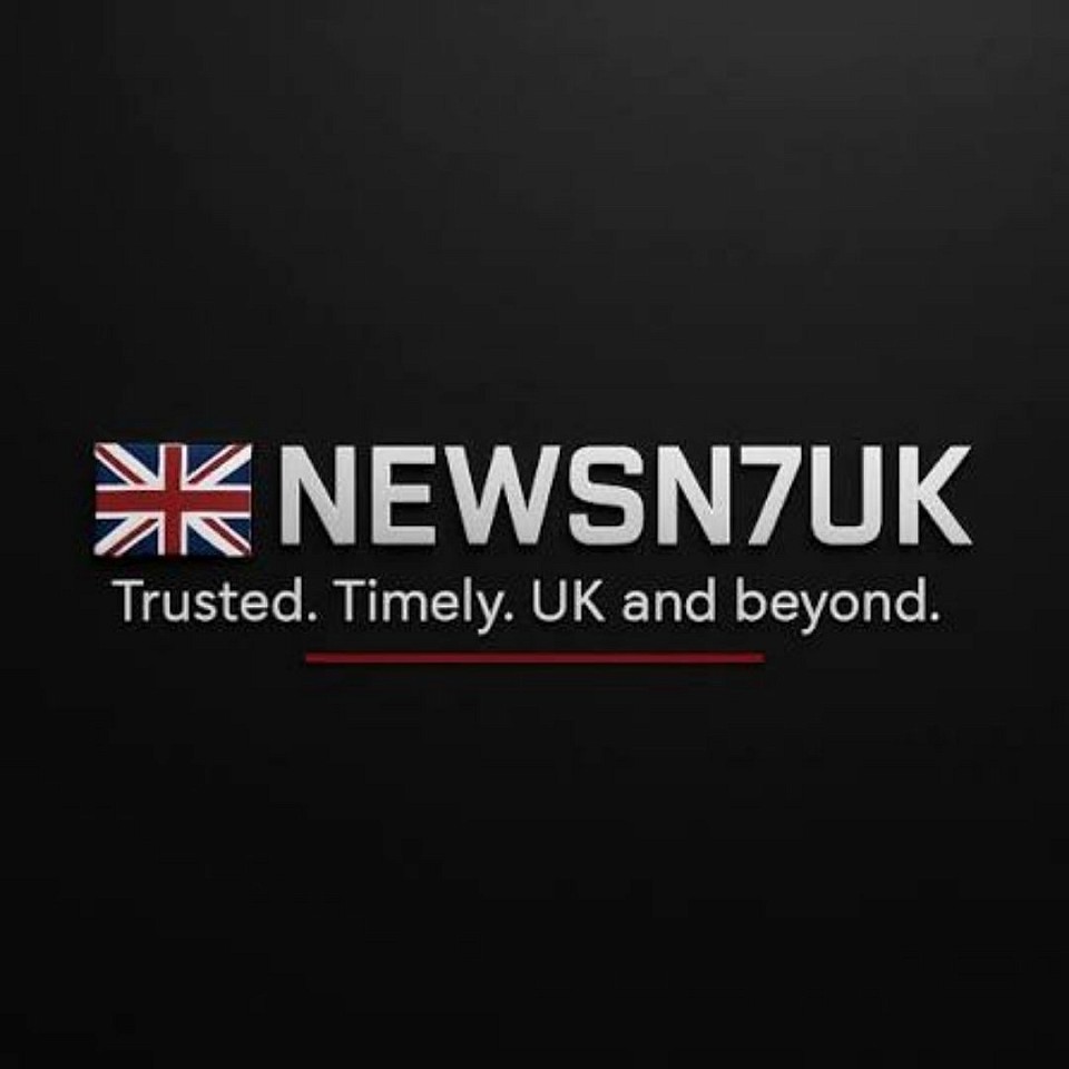 Here's a summary of the most important breaking news from the US, UK, and Europe, based on the latest available information:  🇺🇸 US-Russia/Ukraine Peace Talks  * Peace talks with Ukraine: Ukrainian and US officials met in Florida to discuss proposals to end the Russian war. President Trump later said there was a 