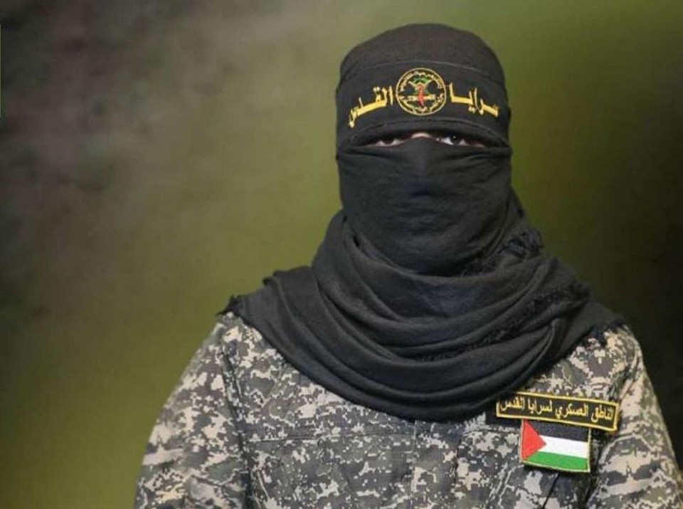 Urgent | Al-Quds Brigades Military Spokesperson Abu Hamza:  - The declared dreams of the American-Zionist colonial project in the region will not stop at the borders of Iran, as the main supporter of the resistance. What is required of the Arab and Islamic nations is unity in confronting these aggressive expansionist schemes and standing up to their responsibilities regarding the shared fateful issues of the nation.  We trust in the strength of the Islamic Republic, its valiant armed forces, and the courageous Revolutionary Guard, and in their ability to deter and curb aggression and defeat its forces.