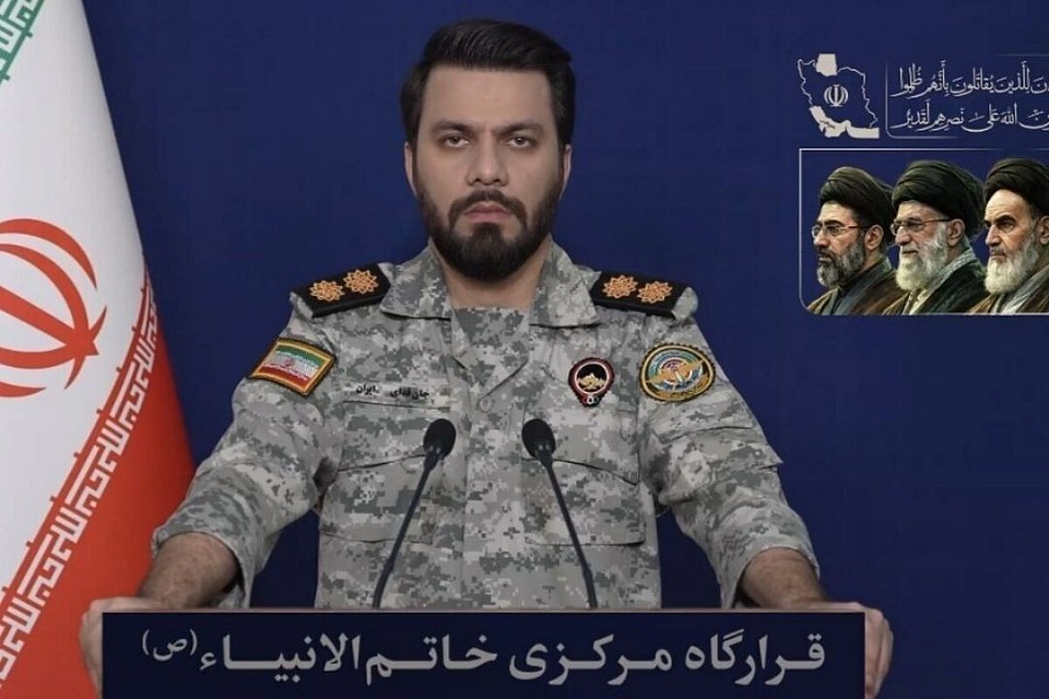 Urgent | Iranian Revolutionary Guard:  - We have launched the 74th wave of Operation True Promise 4, targeting US bases in the region and southern occupied Palestinian territories, according to pre-planned scenarios using new tactics and improved systems.  - The US base at Malek Sultan, the US Fifth Fleet, and the Komala terrorist hideout were subjected to swift missile strikes using Emad, Fateh, and Qiam missiles, as well as attack drones, as part of a series of rapid strikes over the past few days.  - We destroyed military bases and security centers in Tel Aviv, Petah Tikva, Holon, and Ramat Gan this morning after directly hitting them with heavy missiles of the Qadr, Khaybarshakan, and Khorramshahr 4 types, with powerful and precise strikes.   The war equations have changed in favor of Iran, due to the confusion of the strategic leadership of CENTCOM, the collapse of the multi-layered American and Zionist air defense network in West Asia, and the disruption of American weapons support systems, as a result of the smart and skillful actions of the Iranian armed forces.