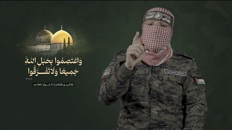 Abu Obaida, spokesperson for Hamas, condemned Israel’s ongoing attacks across Gaza, Lebanon, Yemen, and Qatar, criticizing the world’s double standards that pressure Palestinians while Israel enforces harsh laws against prisoners.   He warned that attempts to control Palestinian resistance through intermediaries are dangerous and called on people worldwide to defend Al-Aqsa and Palestinian detainees.